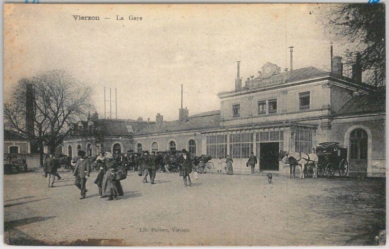 55085 -- FRANCE - CPA - 18 Expensive: Vierzon LA GARE - TRAIN STATION-