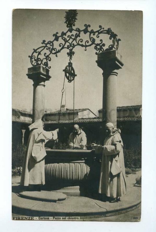497034 Italy Firenze Florence Certosa Pozzo in cloister NPG photo postcard