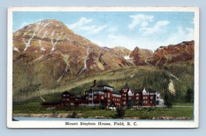 Mount Stephen House Field BC British Columbia Canada UNP Unused  WB Postcard M7