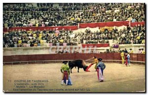 Old Postcard Bullfight Bullfight L & # 39estocade using the Muleta The matador