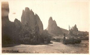 Vintage Postcard 1920's In The Garden of The Gods Colorado Springs CO Nature
