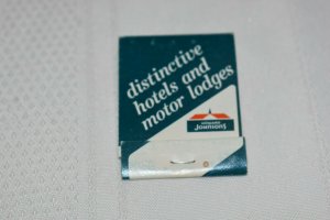 Distinctive Hotels and Motor Lodges Howard Johnson 20 Strike Matchbook