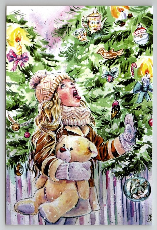 FUNNY LITTLE GIRL with TEDDY Bear Toy Christmas Tree Decorate New Postcard