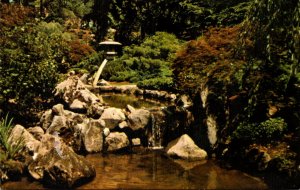 Oregon Portland The Japanese Garden Showing Kotoji Lantern In Strolling Pond ...