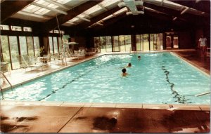 Postcard PA Pittsburgh Children Swimming in the Harley Hotel Pool 1970s K10