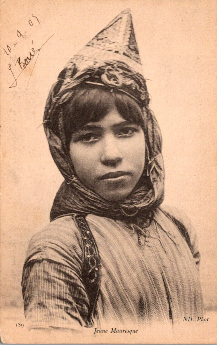 Algérie - Mauresque de Tlemcen, Costume d'intérieur - Ed. A. Breger