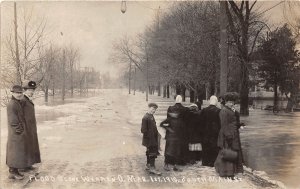 J70/ Warren Ohio RPPC Postcard c1913 Flood Disaster People 240