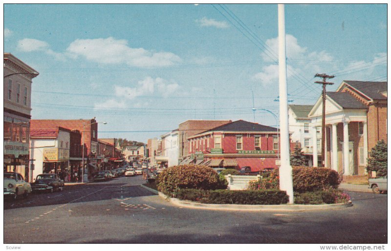 MILFORD , Delaware , 50-60s ; Walnut Street looking North