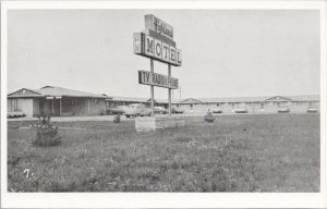 Highland Motel Dauphin MB Manitoba Unused Litho Postcard G23