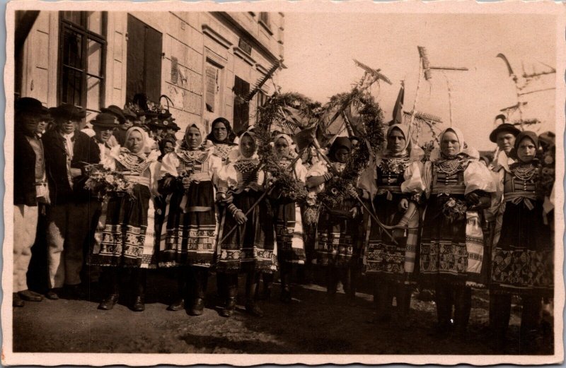 Slovakia Slovensky Kroj Zpad Tatry Vazec Vintage RPPC 09.95