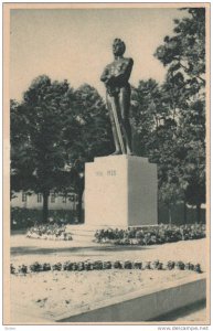 Tartu , Estonia, 1920 Statue