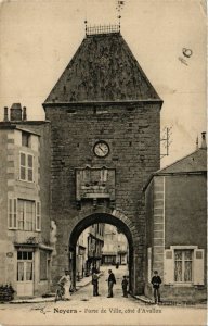 CPA NOYERS - Porte de Ville coté d'AVALLON (658720)