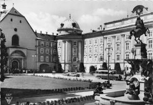 BR20330 Innsbruck leopoldsbrunnen mit hofkirche u hofburg Austria