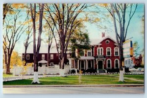 Hemingford Quebec Canada Postcard Frontier Inn Hotel Building c1950's Vintage