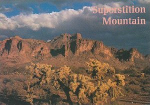 Arizona Superstition Mountain