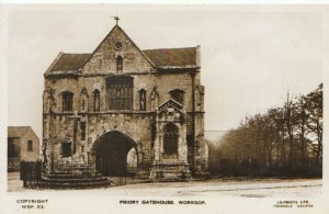 Nottinghamshire Postcard - Priory Gatehouse - Worksop - Real Photo - Ref 18537A