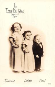Madrid Spain Three Del Rios Little People Sideshow Real Photo Antique PC J44523