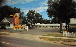 CHIEF MOTEL Kearney, Nebraska Lincoln Highway 1968 Roadside Vintage Postcard