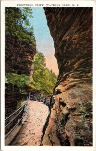 Frowning Cliff Watkins Glen NY New York WB Postcard UNP VTG Unused Vintage 