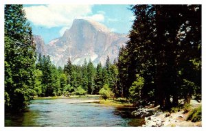 Postcard MOUNTAIN SCENE Yosemite National Park California CA AU1102