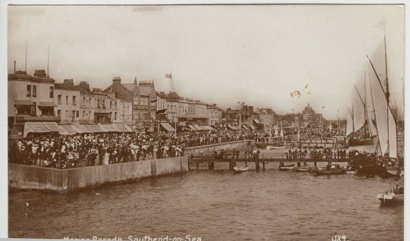 Essex; Marine Parade, Southend On Sea RP PPC, Unposted, Showing Crowds & Boats