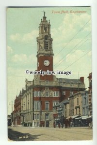 tp9435 - Essex - Early View of the Town Hall and Shops, in Colchester - postcard