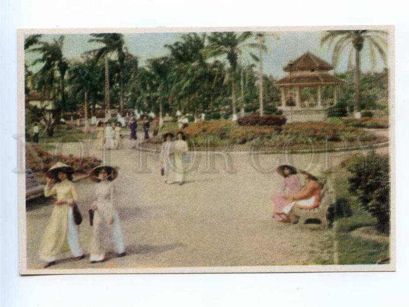 196687 Vietnam Hai Phong girls old postcard