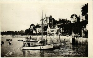 CPA Dinard- Le port et promenade Clair de Lune FRANCE (1022146)