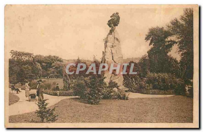 CPA Vichy Parc des Bourins Monument de l'Aviateur Gilbert 