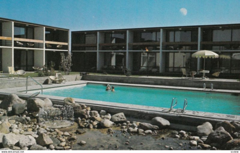 EDMONTON , Alberta , Canada , 50-60s ; Edmonton Inn Swimming Pool