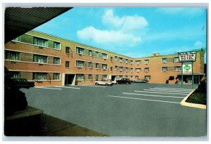 Rockville Maryland MD Postcard Plaza Motor Hotel North Washington Street c1960