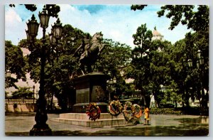 Caracas  Venezuela   Plaza Simon Bolivar Postcard