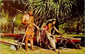 Tahiti Return from Fishing Man Woman Fish Boat Unused Vintage Postcard H32