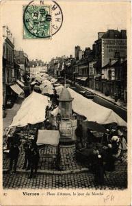 CPA VIERZON Place d'Armes, le jour du Marche (612826)