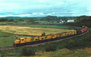 Postcard Railroad Locomotive Roberval & Saguenay C420's Chrome Era 