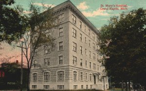 VINTAGE POSTCARD ST. MARY'S HOSPITAL AT GRAND RAPIDS MICHIGAN c. 1910