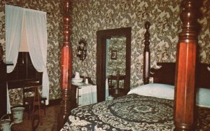 Vintage Postcard Abraham Lincoln's Bedroom Home North-Front Room Springfield IL