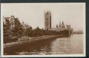 London Postcard - Houses of Parliament and Victoria Gardens    RS16578