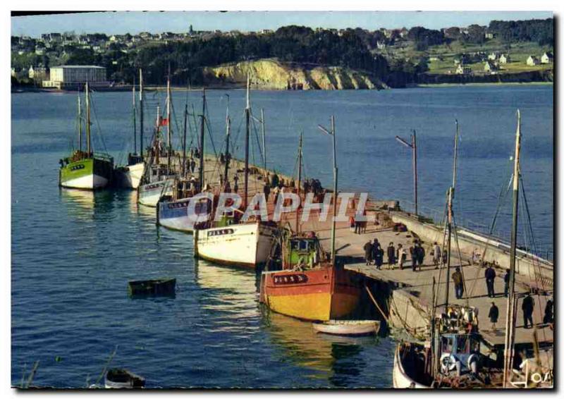 Postcard Modern Crozon Morgat Fishing boats in the Boat Harbor