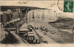 CPA AULT Les Falaises et les Bains (50552)