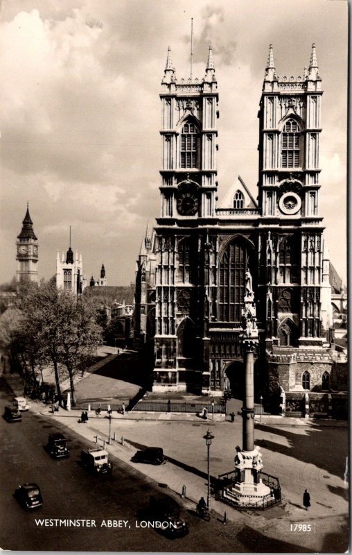 VINTAGE POSTCARD WESTMINSTER ABBEY LONDON ENGLAND U.K. REAL PHOTO 1940s