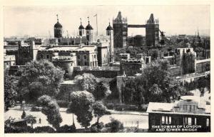BR18635 The Tower of London and tower Bridge  uk