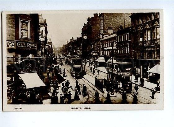 131680 UK LEEDS Briggate Vintage photo PC street Advertising