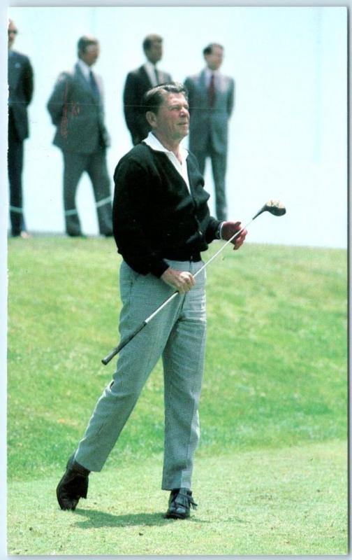 PRESIDENT RONALD REAGAN on Golf Course Golfing  1980 Postcard