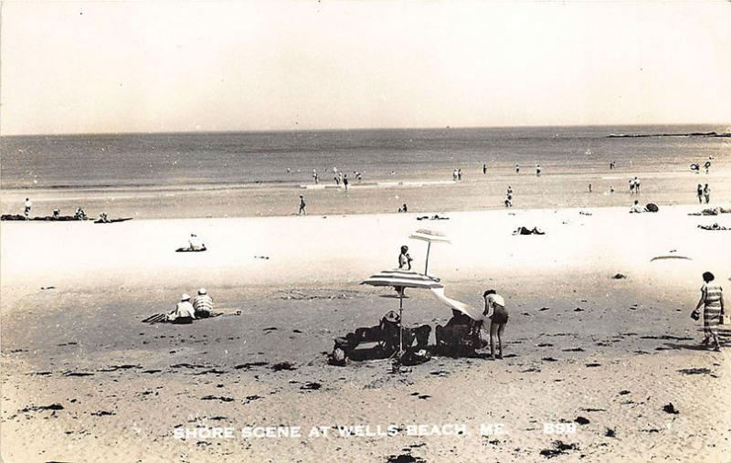 Wells Beach ME Shore Scene Umbrella's RPPC Postcard