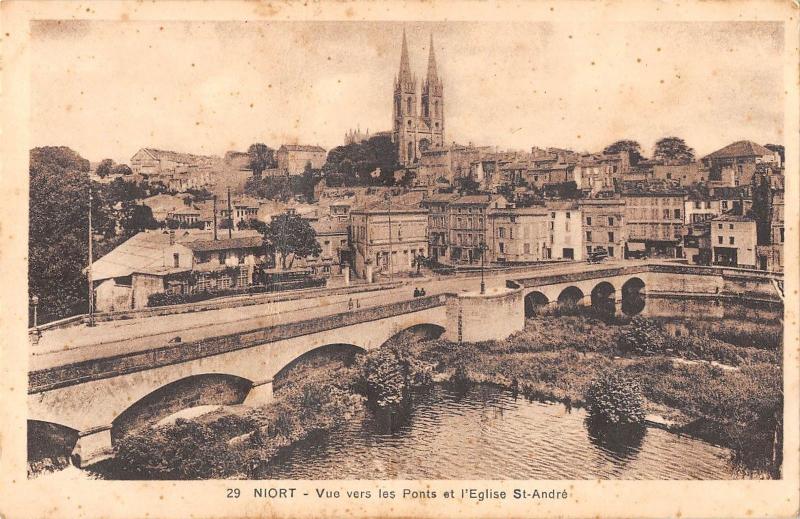 BF8018 vue vers les ponts et l eglise st andre niort france       France