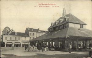 France - La Haute Garonne - Montrejeau La Halle c1905 Postcard