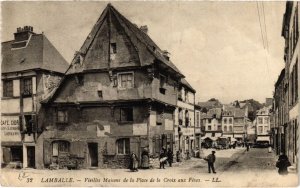 CPA LAMBALLE Vieilles Maisons de la Place de la Croix aux Feves (1295687)