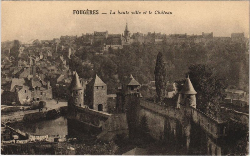 CPA Fougeres La Haute Ville et le Chateau (1237763)