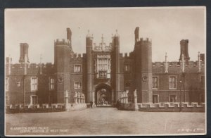 Middlesex Postcard - Hampton Court Palace - Centre Portion of West Front  RS6652